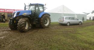 steve brading
14-07-12
The Tendring Show in Manningtree.
Farm machinery in action- more towing