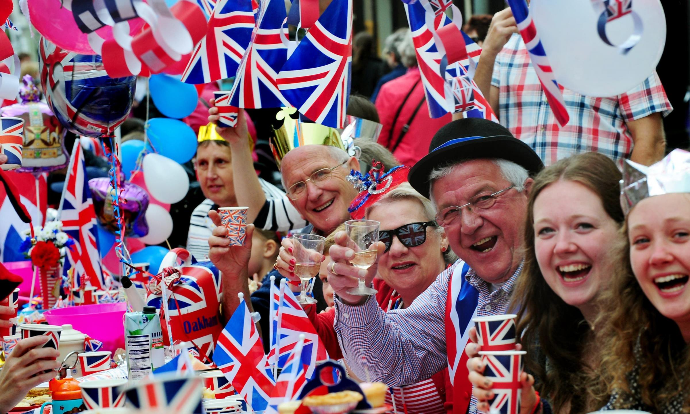 More than 85,000 people have signed up to host Big Jubilee Lunches, the official community celebration of the Queen's Platinum Jubilee Image: PA Images