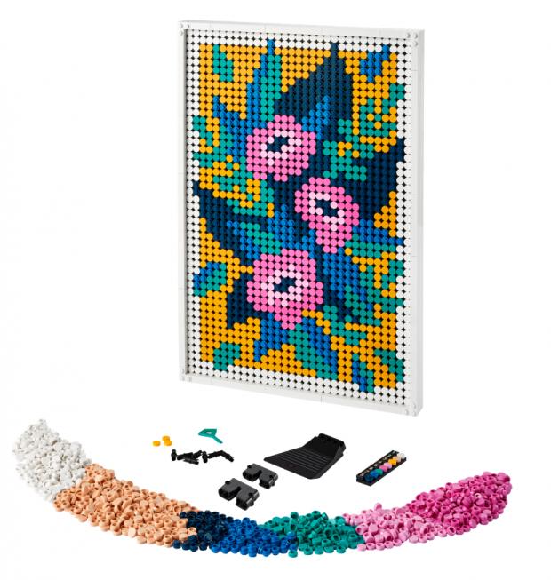 Harwich and Manningtree Standard: LEGO® Art Floral Art Set. Credit: LEGO
