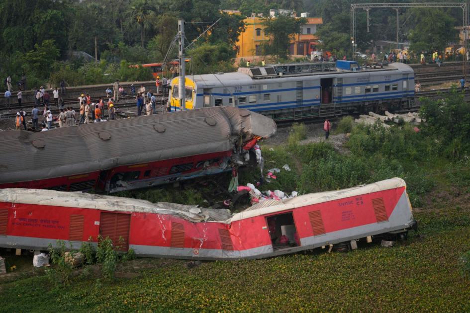 Signal error led to rail crash that killed more than 300, says India minister