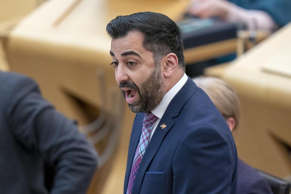 Humza Yousaf urged to ‘hold his nerve’ on UK’s first deposit return scheme
