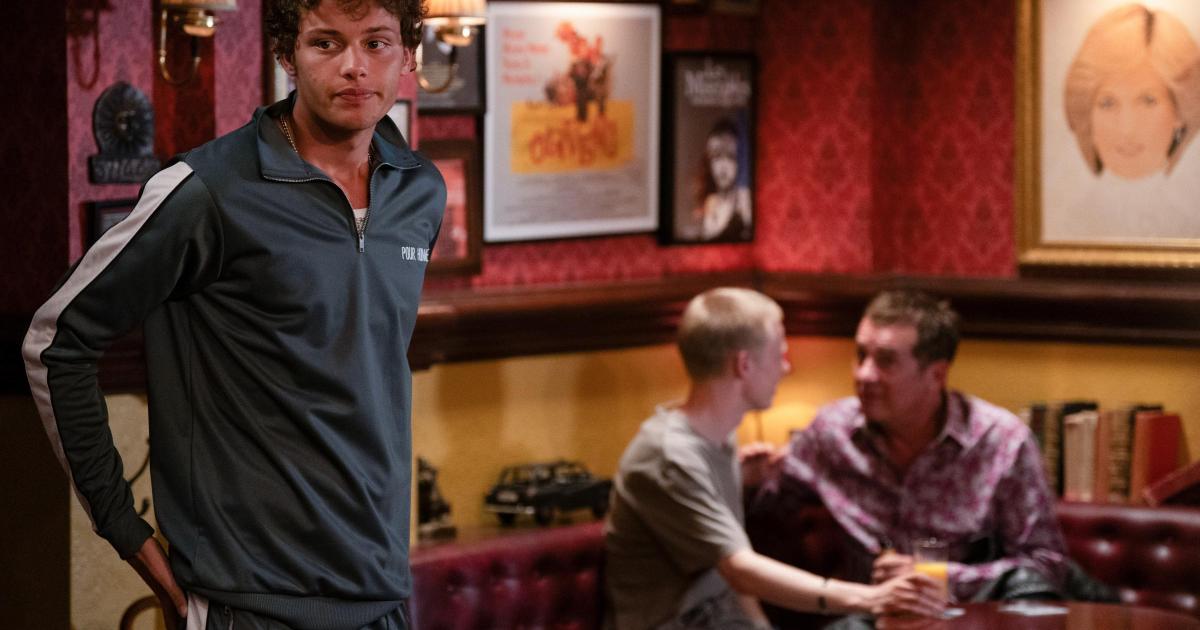 Fans excited as Bobby Brazier makes return to EastEnders | Harwich and Manningtree Standard - Vimarsana News